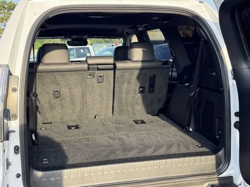 Used 2020 Lexus GX 460 Premium w/ Premium Package AWD/4WD image 19