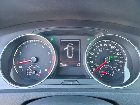 Used 2017 Volkswagen Golf Alltrack S image 25