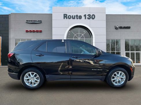 Used 2024 Chevrolet Equinox LS w/ LS Convenience Package FWD image 5