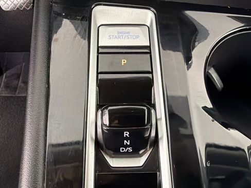 Used 2024 Volkswagen Atlas SE image 32