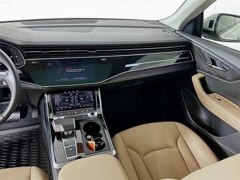 Used 2025 Audi Q8 Premium Plus w/ Premium Plus Package image 19