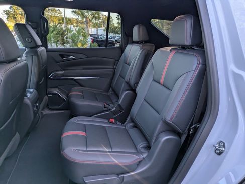 New 2026 Chevrolet Traverse RS image 15