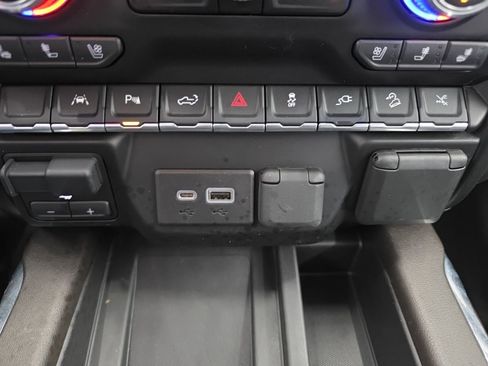 Used 2022 GMC Sierra 1500 Denali w/ Denali Reserve Package image 44