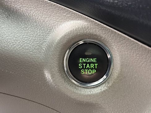 Used 2013 Toyota Highlander Limited AWD/4WD image 23