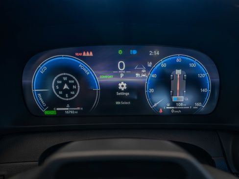 Used 2024 Toyota Crown Platinum image 10