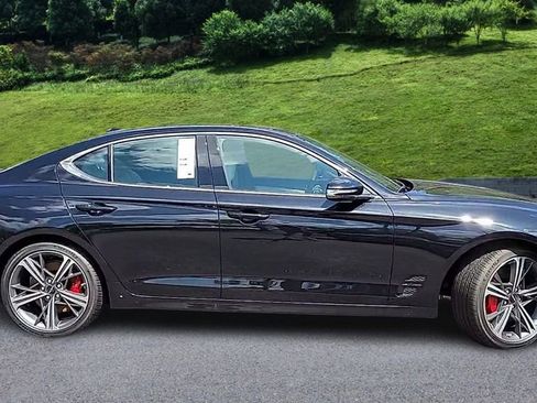 Used 2025 Genesis G70 2.5T w/ Sport Prestige Package image 9