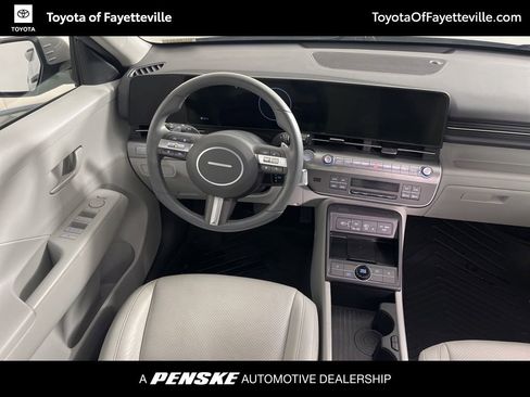 Used 2024 Hyundai Kona SEL w/ Convenience Package image 12