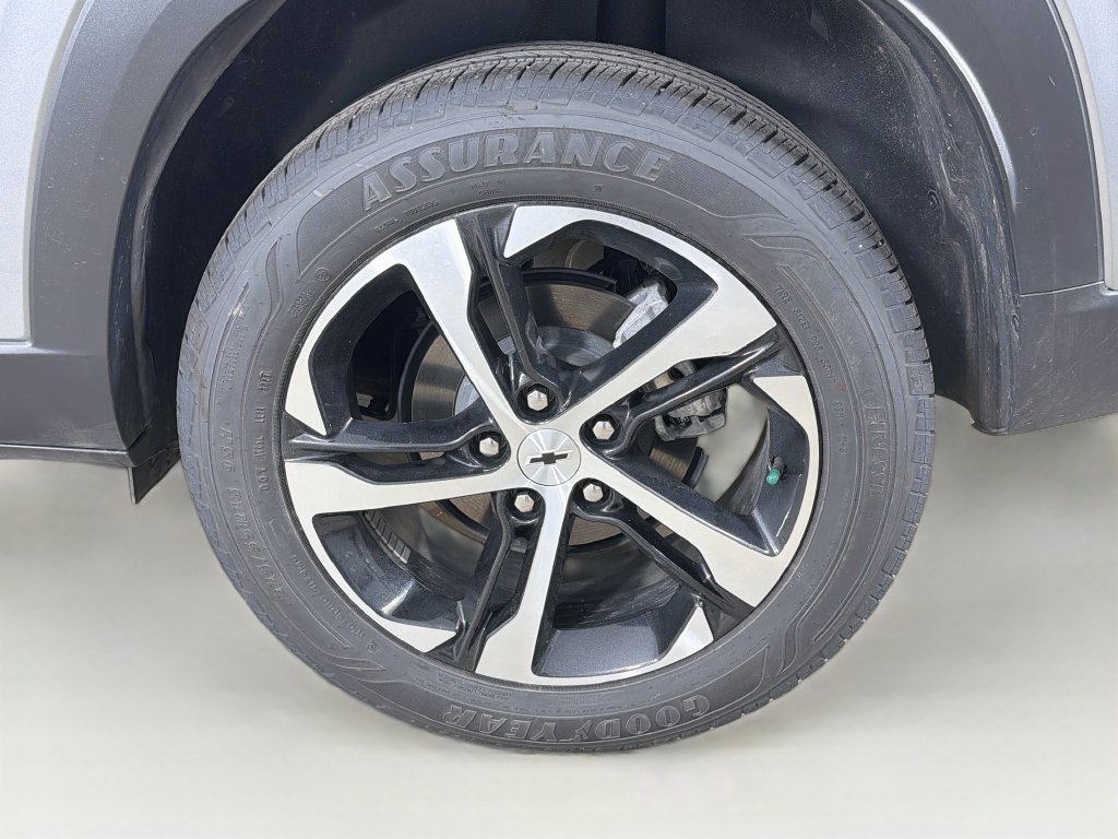 Used 2024 Chevrolet Trax RS w/ Driver Confidence Package FWD image 29