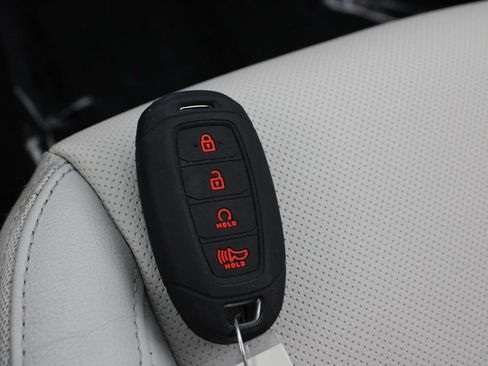Certified 2022 Hyundai Kona Limited FWD image 32