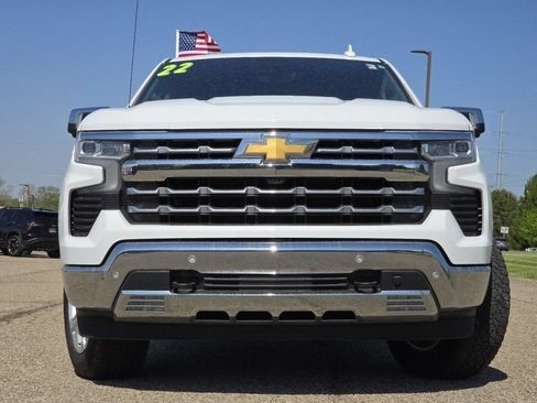 Used 2022 Chevrolet Silverado 1500 LTZ w/ Technology Package AWD/4WD image 14
