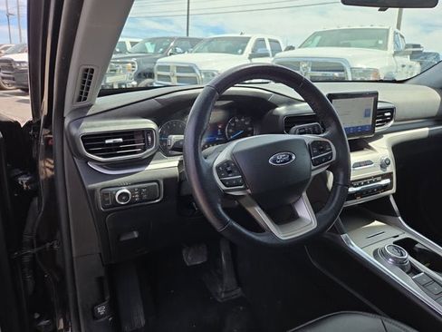 Used 2022 Ford Explorer XLT AWD/4WD image 8