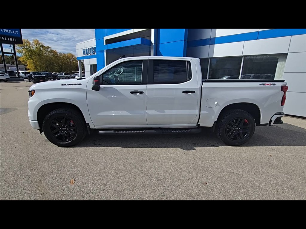 Used 2026 Chevrolet Silverado 1500 RST w/ Redline Edition AWD/4WD image 5