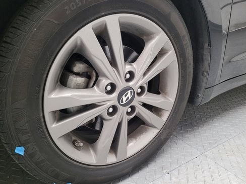 Used 2018 Hyundai Elantra SEL FWD image 31
