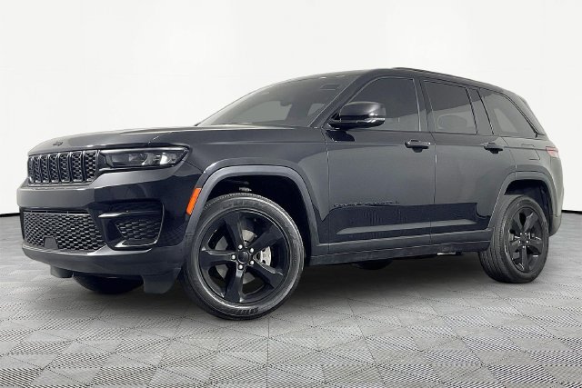 Used 2023 Jeep Grand Cherokee Altitude AWD/4WD image 1