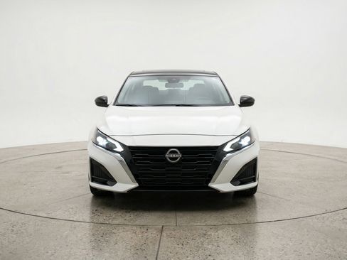 Used 2025 Nissan Altima 2.5 SV image 2