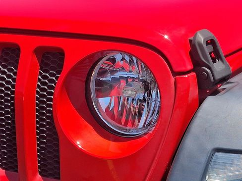 Used 2020 Jeep Wrangler Sport AWD/4WD image 26