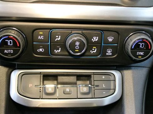 Used 2023 GMC Acadia SLE FWD image 28