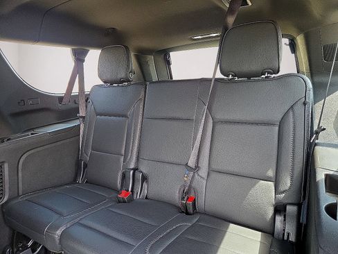 Used 2025 GMC Yukon XL Denali AWD/4WD image 20