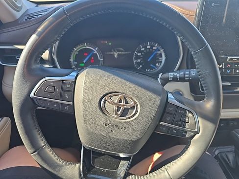 Certified 2021 Toyota Highlander Limited image 15