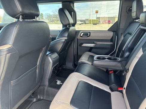 Used 2023 Ford Bronco Wildtrak image 22