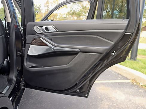 Used 2019 BMW X7 xDrive50i w/ Dynamic Handling Package image 46