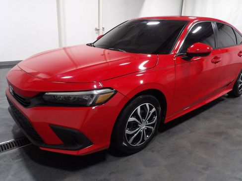 Used 2023 Honda Civic LX image 4