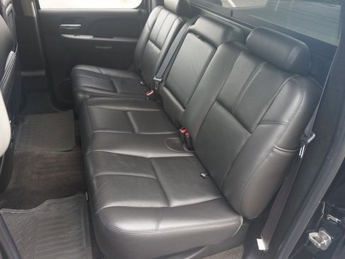 Used 2011 Chevrolet Avalanche LT w/ Luxury Package image 17