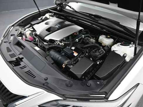 Used 2020 Lexus ES 300h w/ Accessory Package FWD image 50