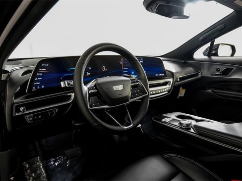 Used 2024 Cadillac Lyriq Tech image 2