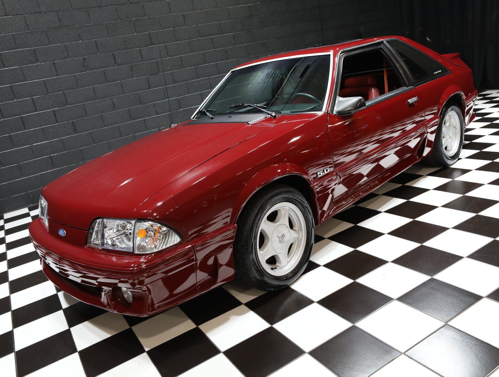 Used 1990 Ford Mustang GT RWD image 8