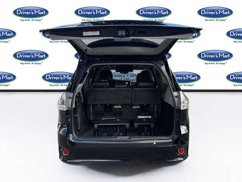 Used 2016 Toyota Sienna SE Premium image 30
