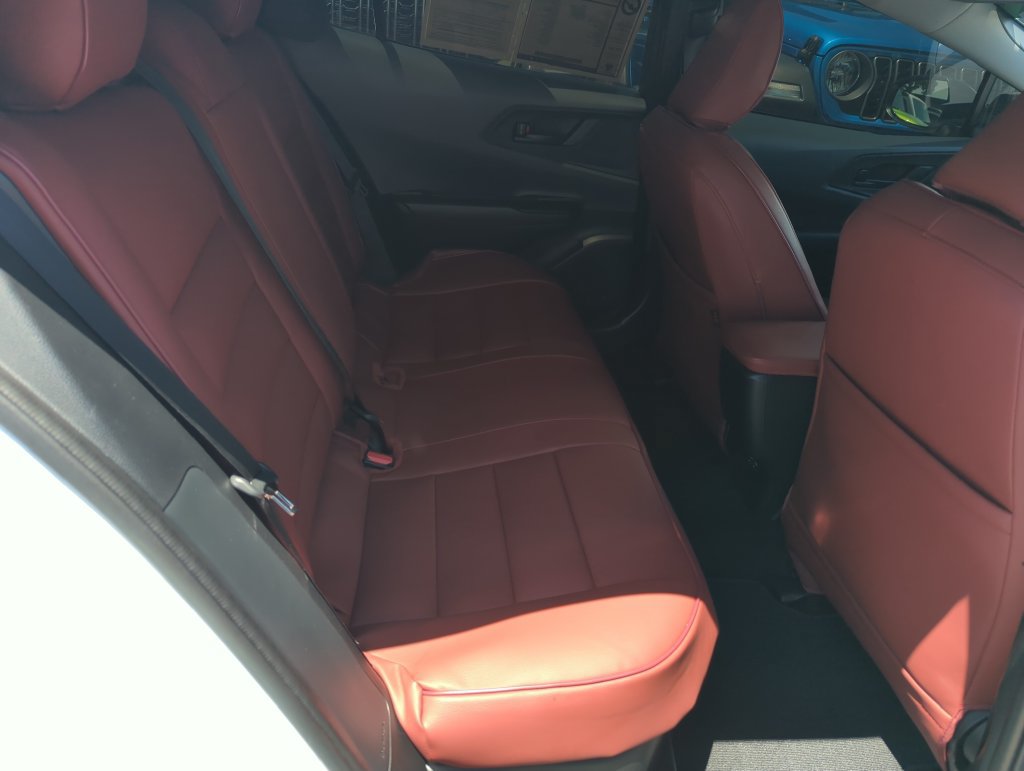 Used 2025 Toyota Prius LE FWD image 29