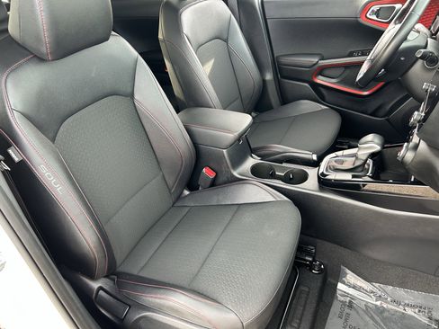 Certified 2023 Kia Soul GT-Line image 9