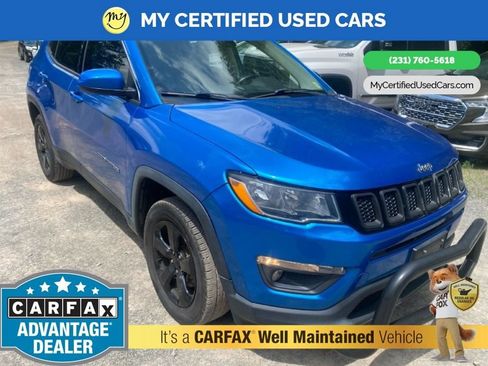 Used 2017 Jeep Compass Latitude w/ Popular Equipment Group AWD/4WD image 3