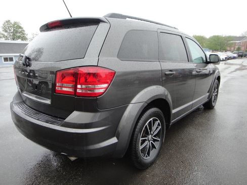 Used 2017 Dodge Journey SE w/ Flexible Seating Group FWD image 4