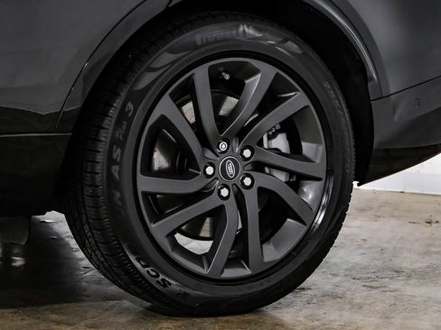 Used 2022 Land Rover Discovery S R-Dynamic image 57