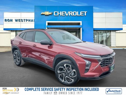 Certified 2024 Chevrolet Trax RS image 1