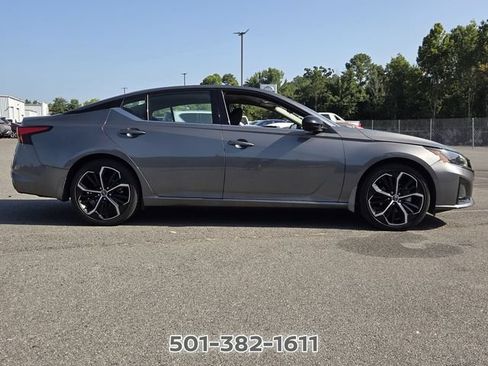 Used 2024 Nissan Altima 2.5 SR FWD image 6