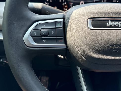 Used 2024 Jeep Compass Limited image 9