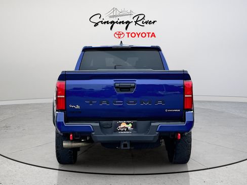 Used 2025 Toyota Tacoma TRD Off-Road AWD/4WD image 5