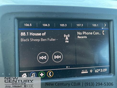 Used 2020 Chevrolet Equinox LT w/ Driver Convenience Package image 8