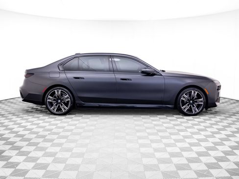 Used 2023 BMW i7 xDrive60 AWD/4WD image 6