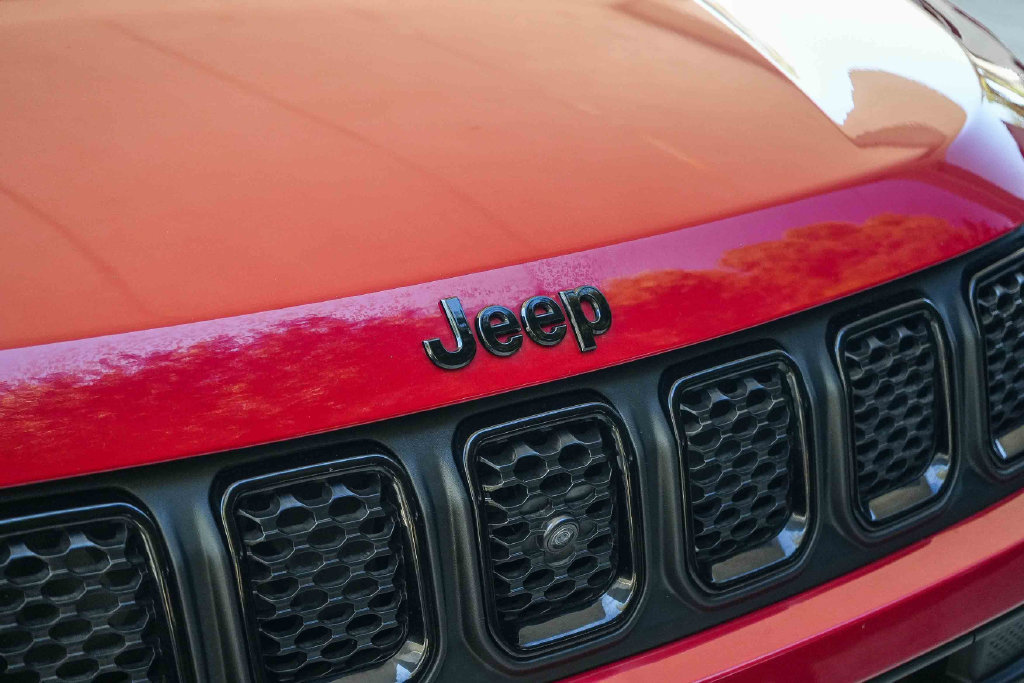 Used 2023 Jeep Compass Latitude w/ Convenience Group AWD/4WD image 9