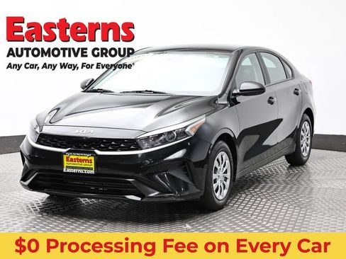 Used 2023 Kia Forte LX FWD image 1