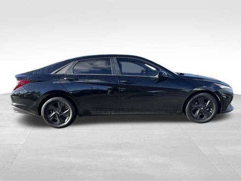 Used 2021 Hyundai Elantra SEL w/ Convenience Package image 10