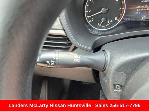 Used 2024 Nissan Altima 2.5 SV FWD image 25