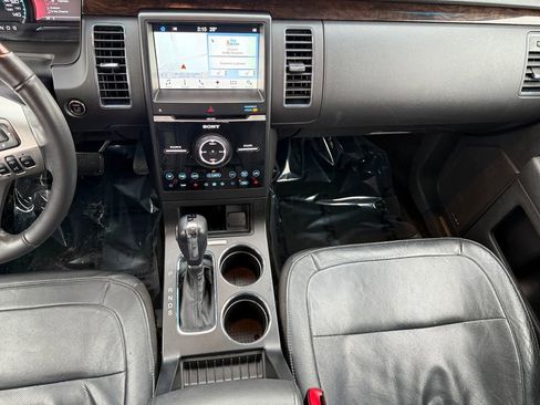 Used 2018 Ford Flex Limited image 11