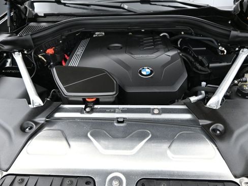 Used 2025 BMW X4 xDrive30i w/ Premium Package image 17