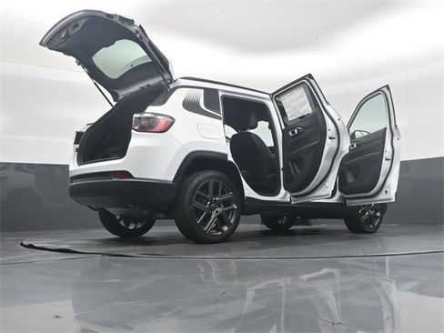 New 2026 Jeep Compass Latitude image 52