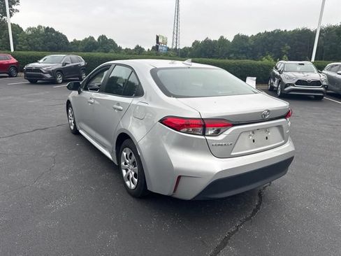 Used 2025 Toyota Corolla LE FWD image 7